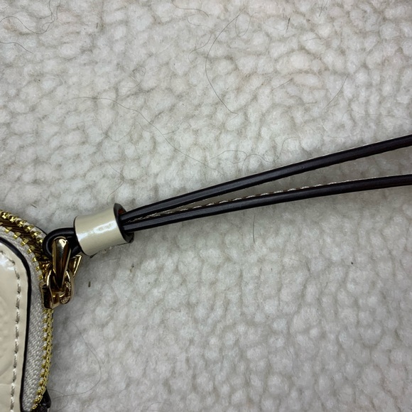 NWOT Coach Cream Wristlet Bag - Picture 6 of 11